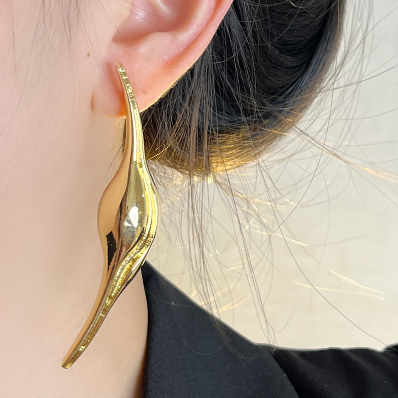 Minimalist โลหะเรียวโค้งต่างหู - Travel Accessories For Europe บทวิจารณ์และราคา
